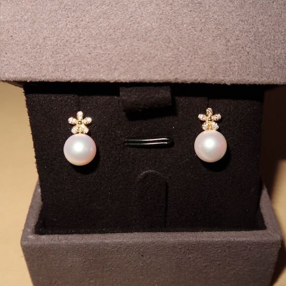 fresh water pearl stud earrings